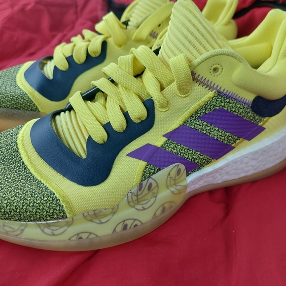 NWT Adidas Yellow Sneakers MEN Sz 7 Marquee BOOST LOW Basketball ( Bag D) - Picture 1 of 7